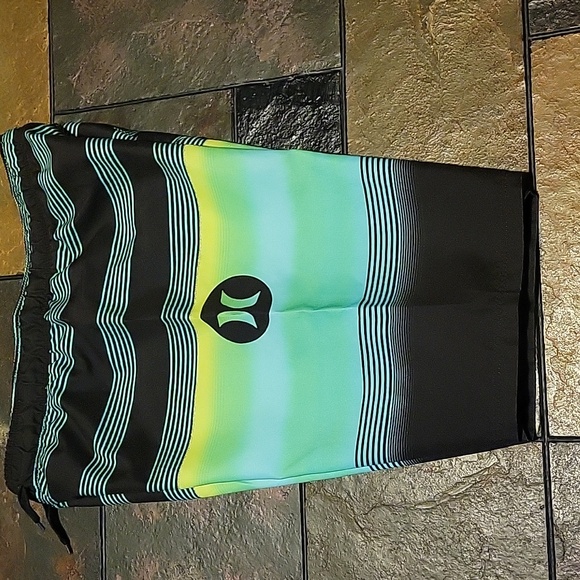 Hurley Other - HURLEY Boys Swimming Trunks, 14/16 Black/Green, GUC